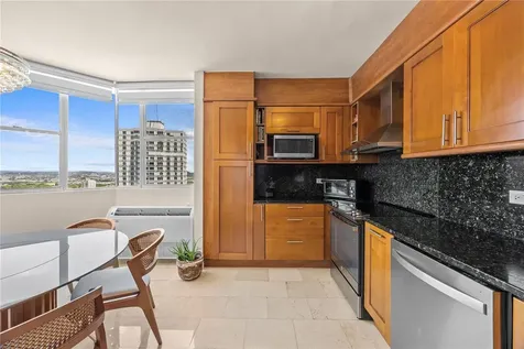 14 Carr 833 Guaynabo PR 00966