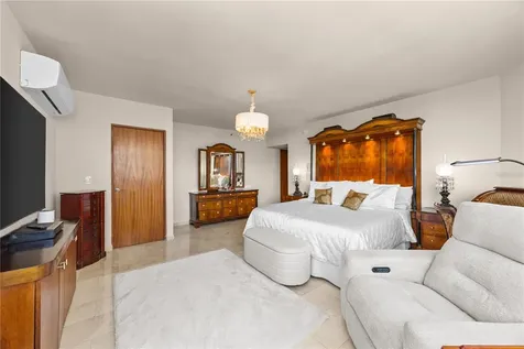 14 Carr 833 Guaynabo PR 00966