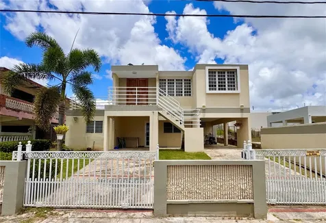 Juncos PR 00777