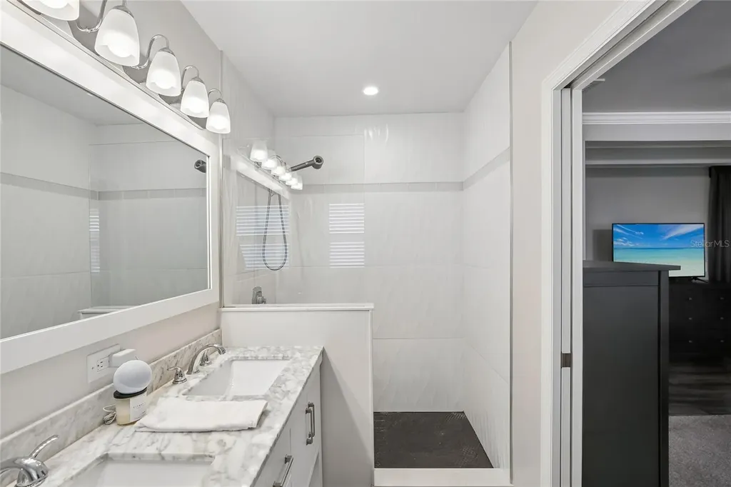 1872 Hunt Lane Clearwater FL 33764