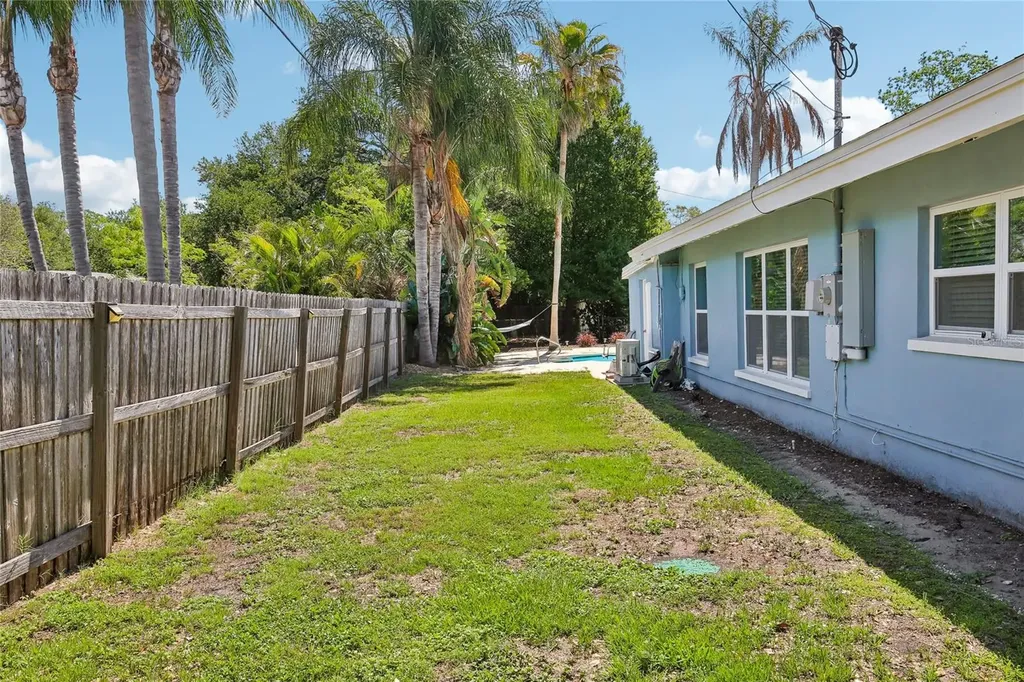 1872 Hunt Lane Clearwater FL 33764