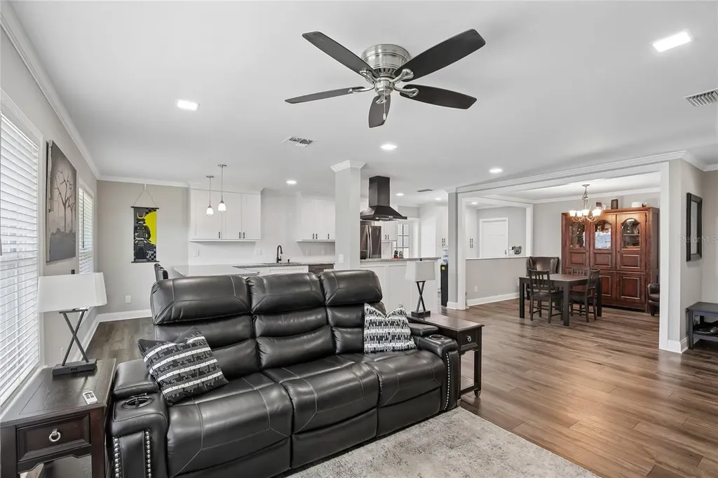 1872 Hunt Lane Clearwater FL 33764