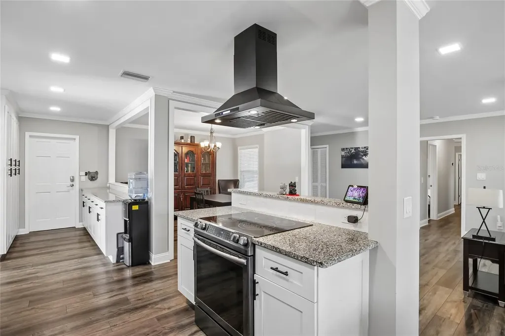 1872 Hunt Lane Clearwater FL 33764