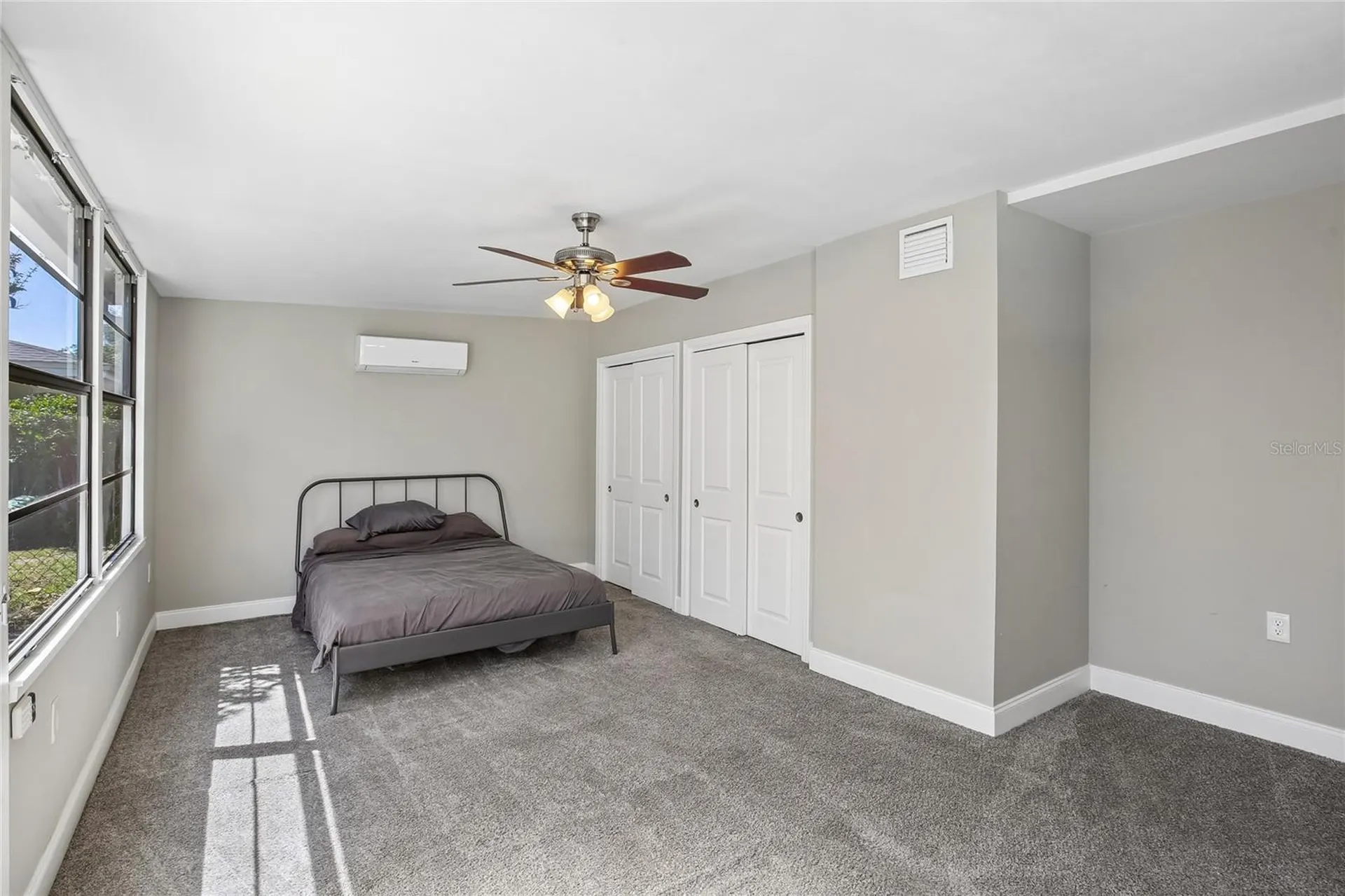 1872 Hunt Lane Clearwater FL 33764