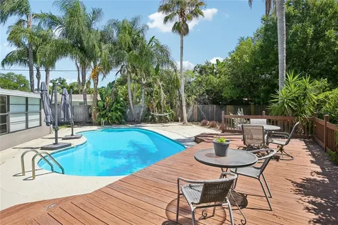 1872 Hunt Lane Clearwater FL 33764