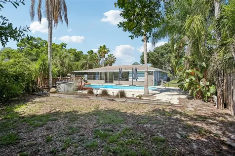 1872 Hunt Lane Clearwater FL 33764