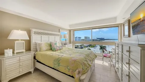 5966 Midnight Pass Road Sarasota FL 34242