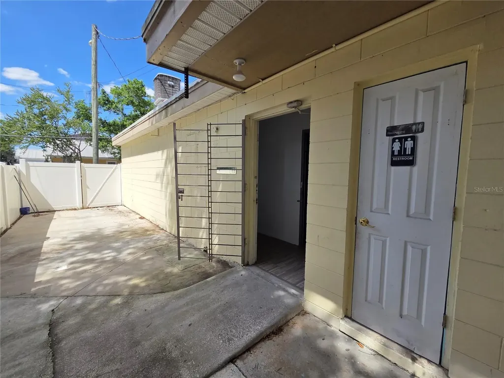820 N Main Street Kissimmee FL 34744