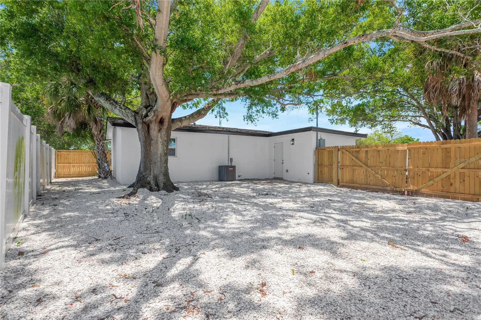 5052 Jasmine Circle St Petersburg FL 33714