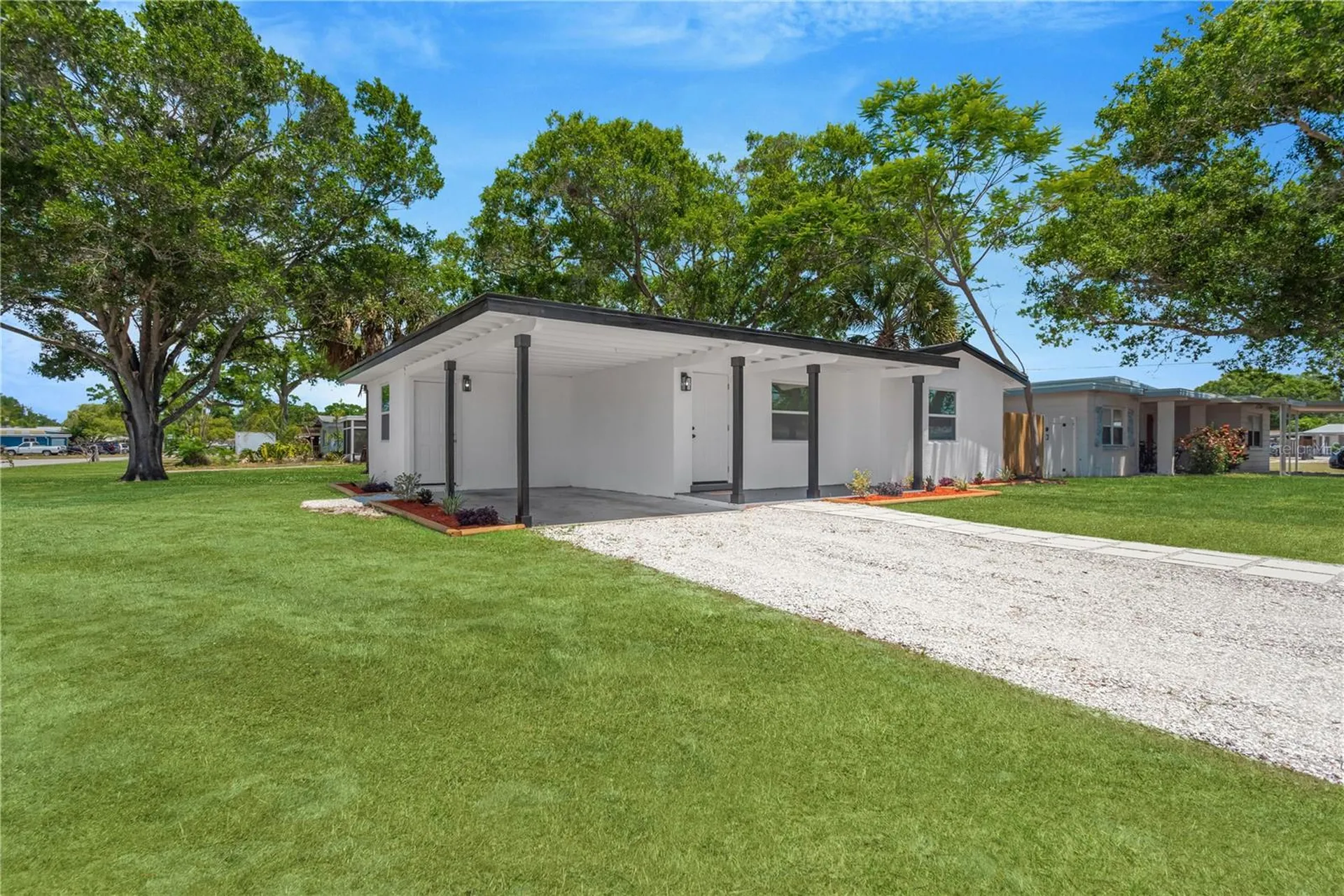 5052 Jasmine Circle St Petersburg FL 33714