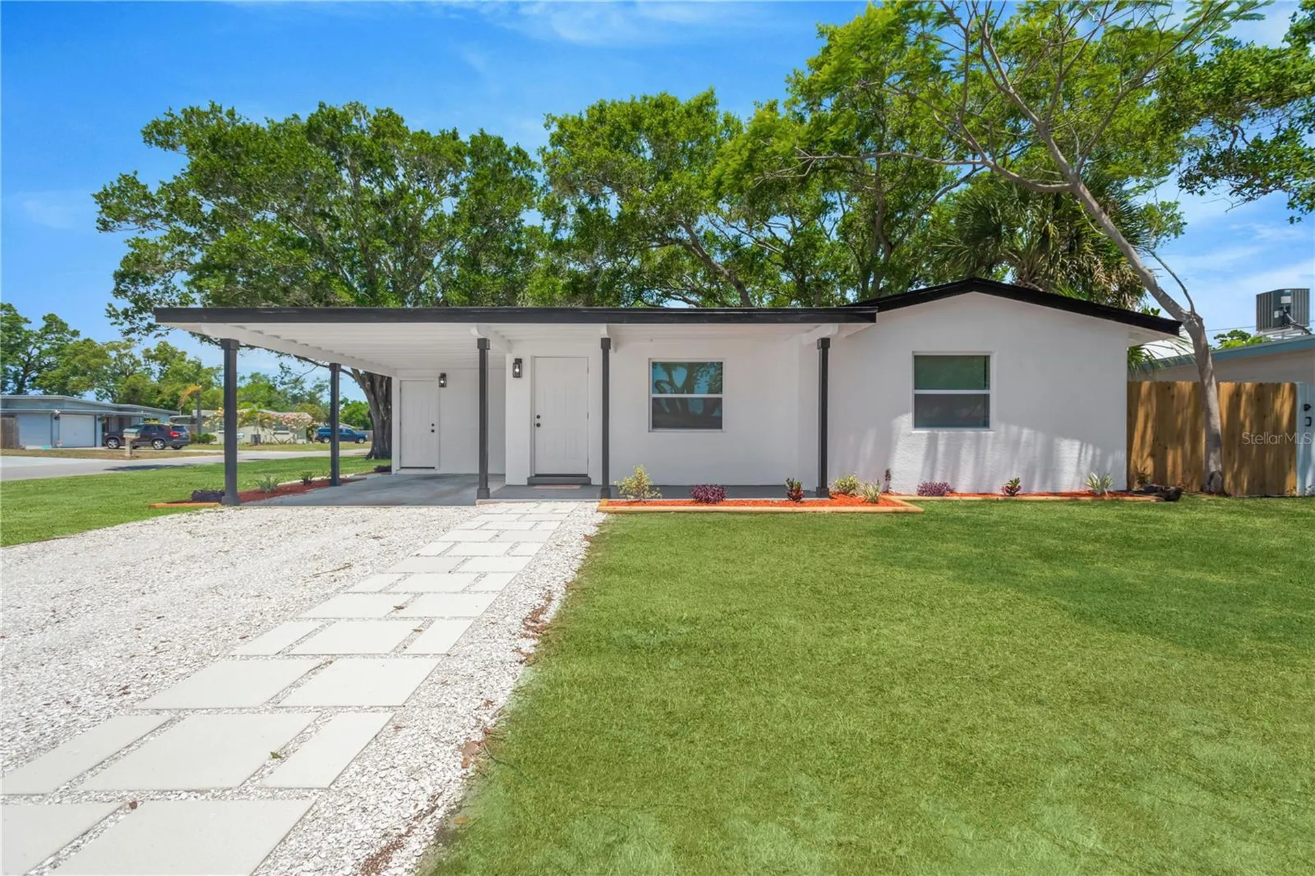 5052 Jasmine Circle St Petersburg FL 33714