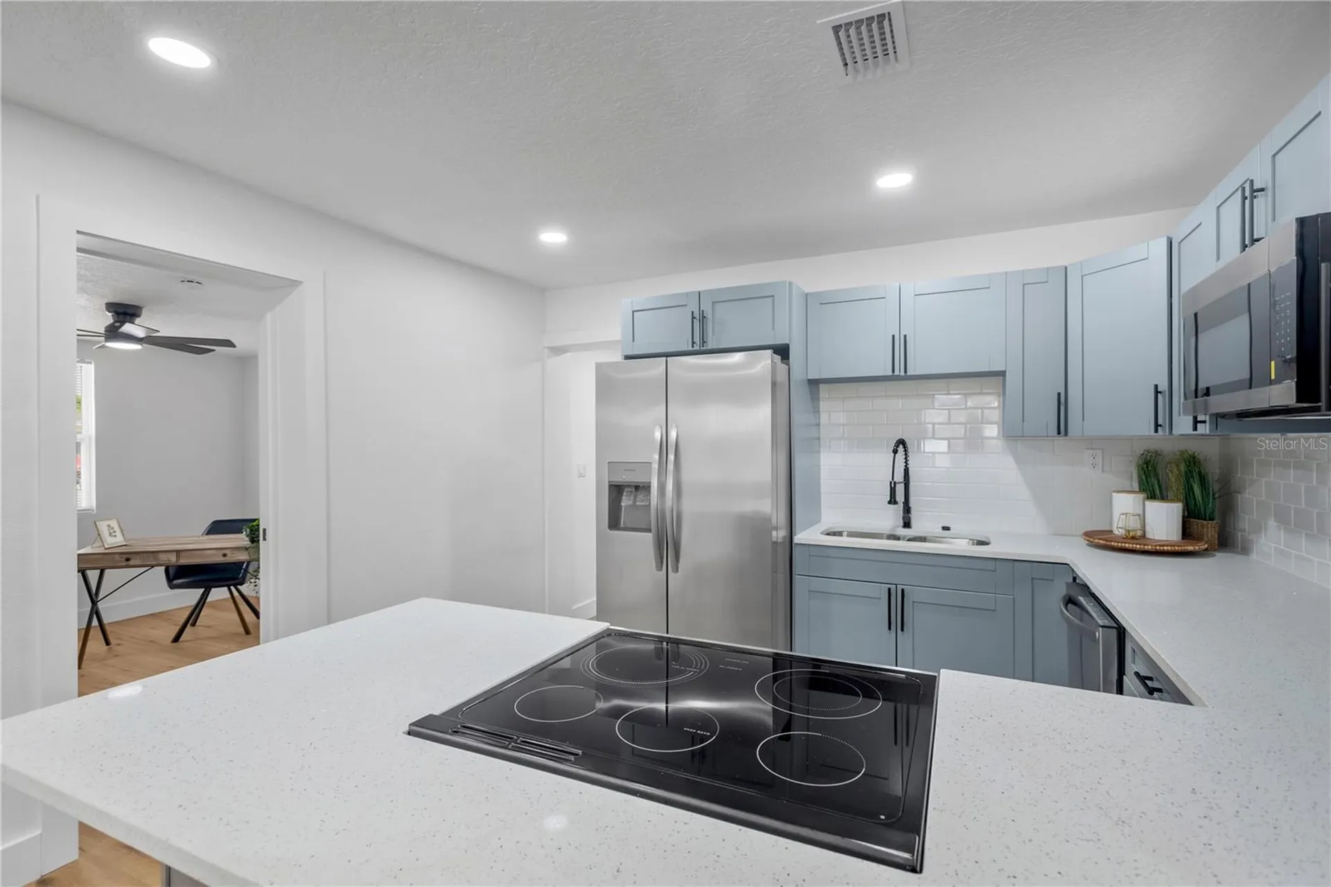 5052 Jasmine Circle St Petersburg FL 33714