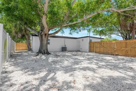 5052 Jasmine Circle St Petersburg FL 33714