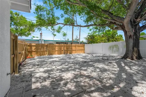 5052 Jasmine Circle St Petersburg FL 33714