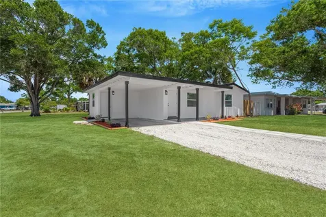 5052 Jasmine Circle St Petersburg FL 33714