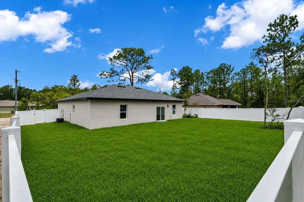 8753 N Raidin Drive Citrus Springs FL 34433