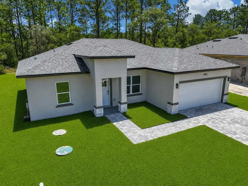 8753 N Raidin Drive Citrus Springs FL 34433