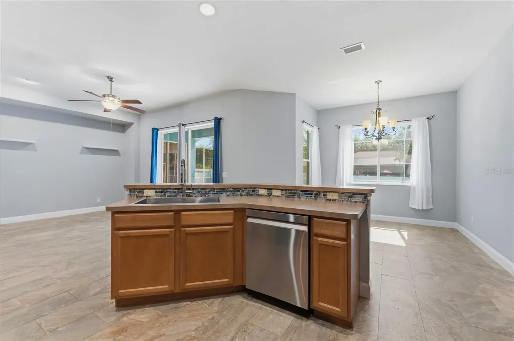 1115 Lumsden Trace Circle Valrico FL 33594