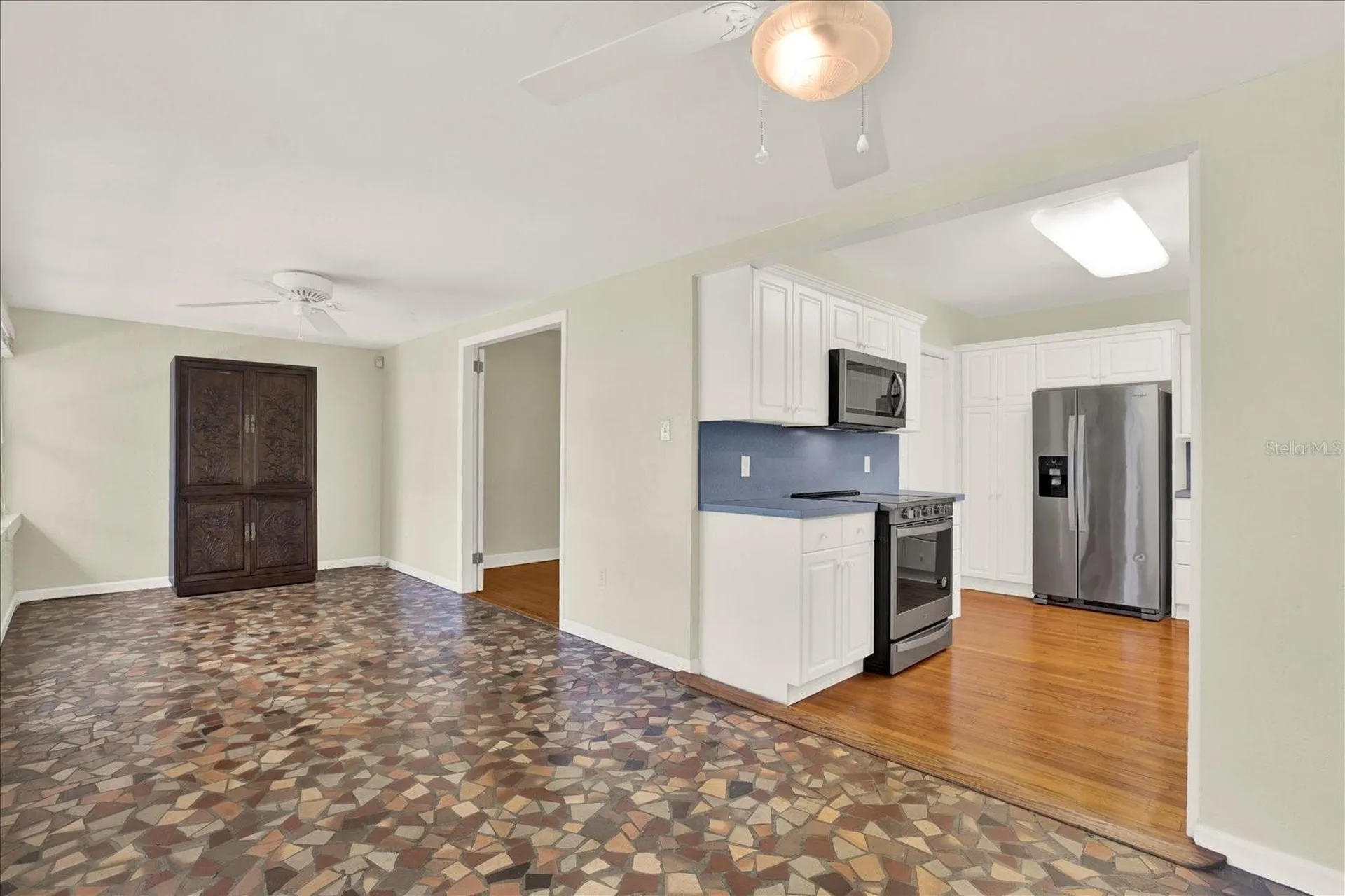 156 21st Avenue NE St Petersburg FL 33704