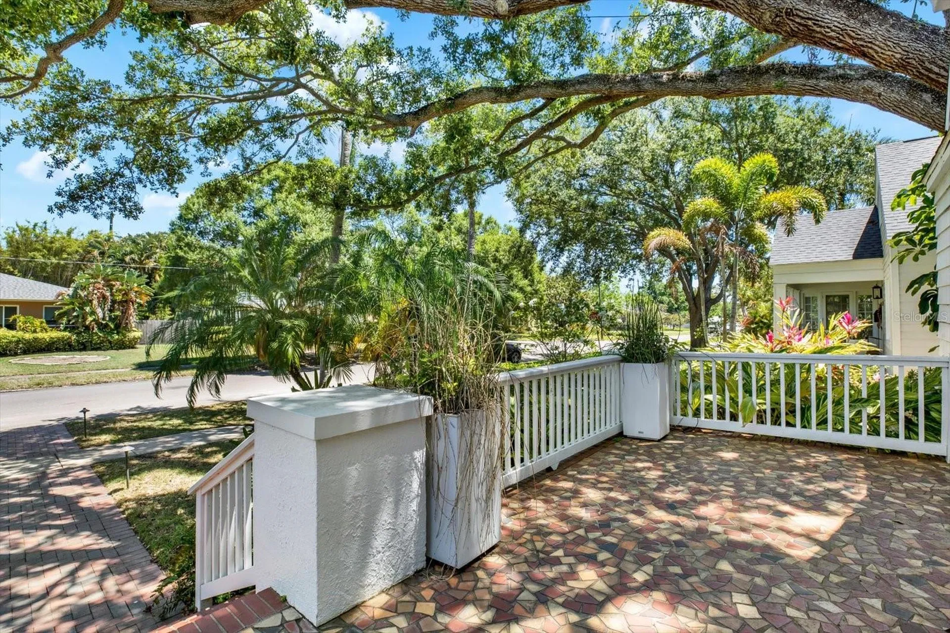 156 21st Avenue NE St Petersburg FL 33704