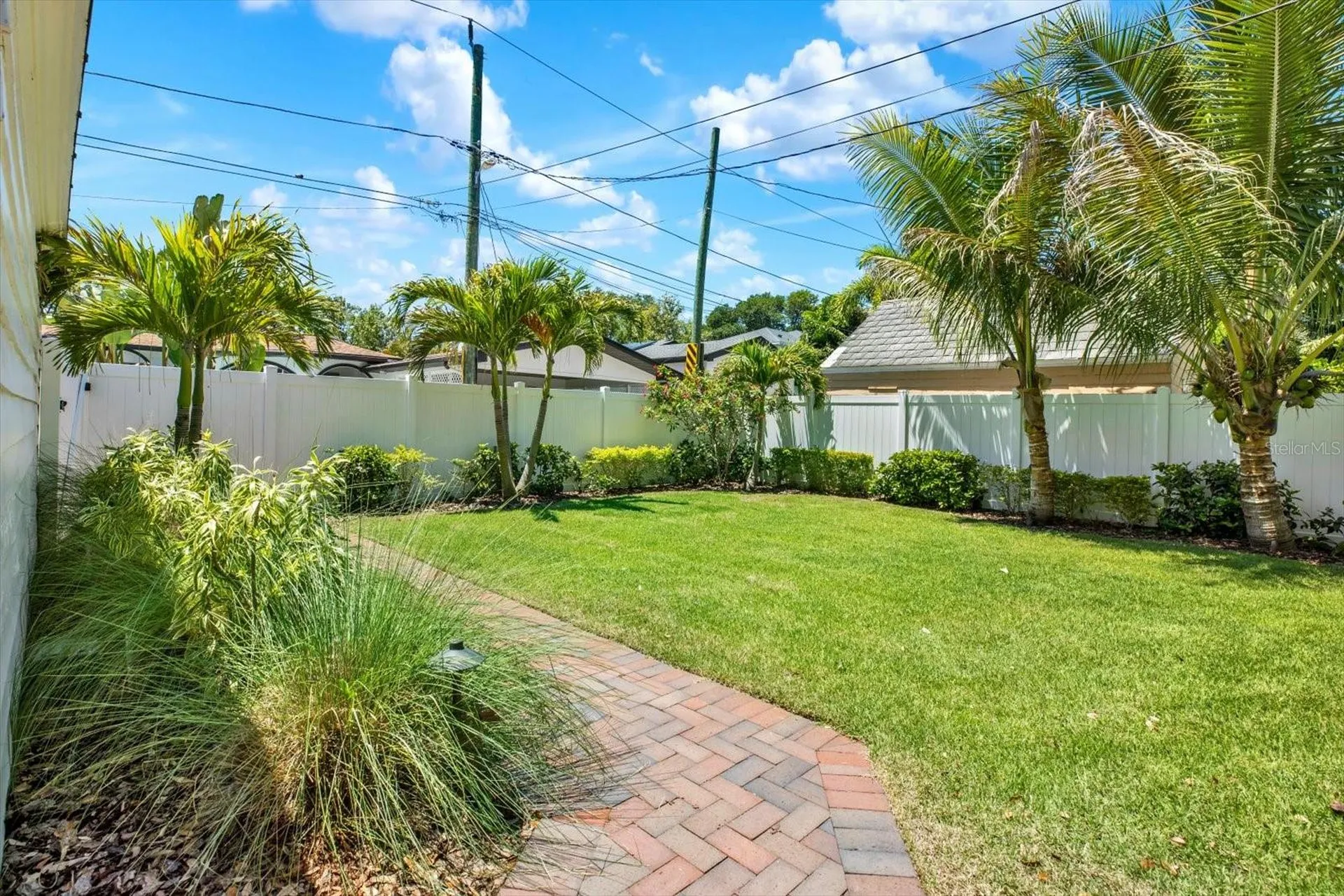 156 21st Avenue NE St Petersburg FL 33704