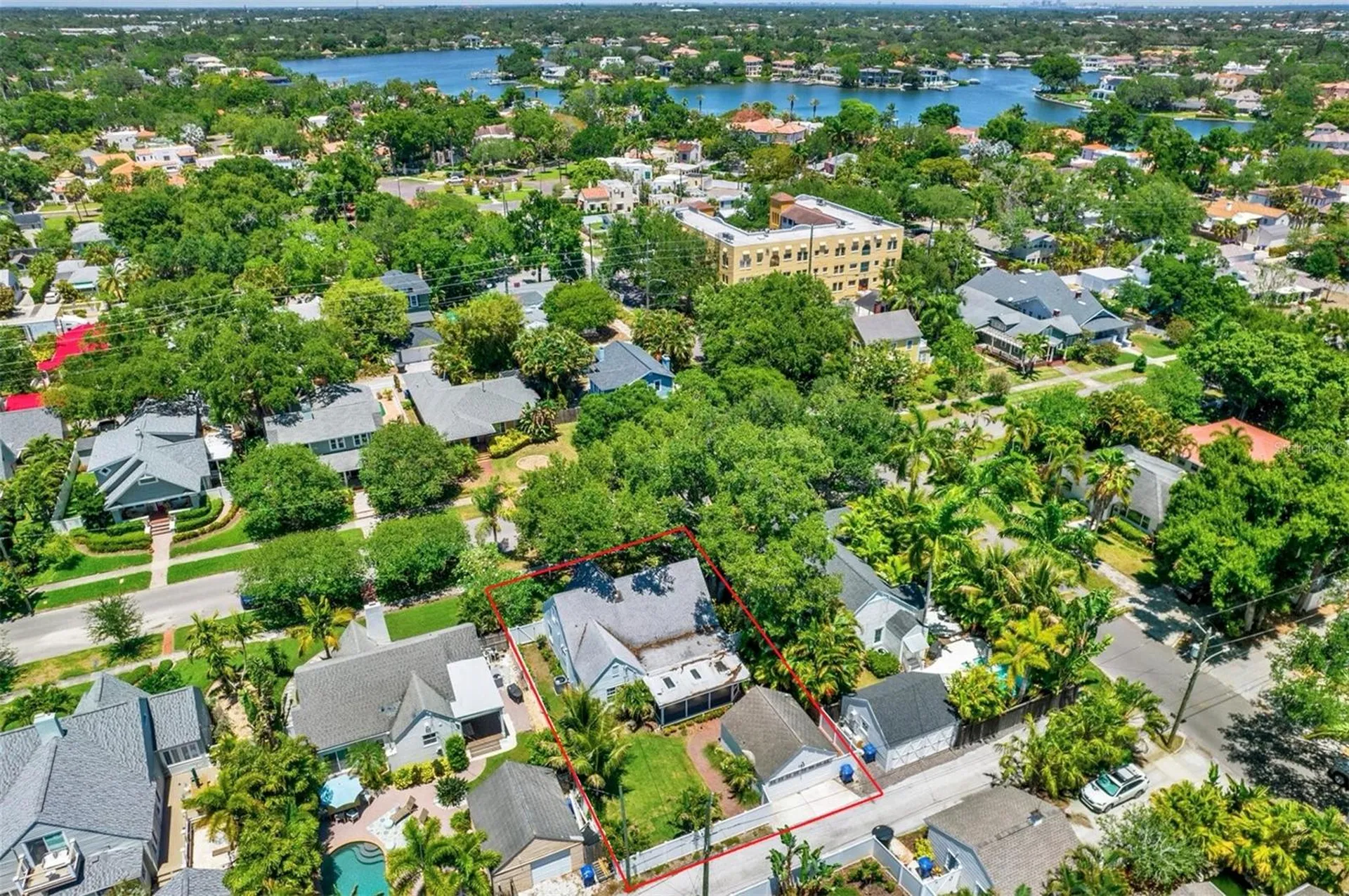 156 21st Avenue NE St Petersburg FL 33704