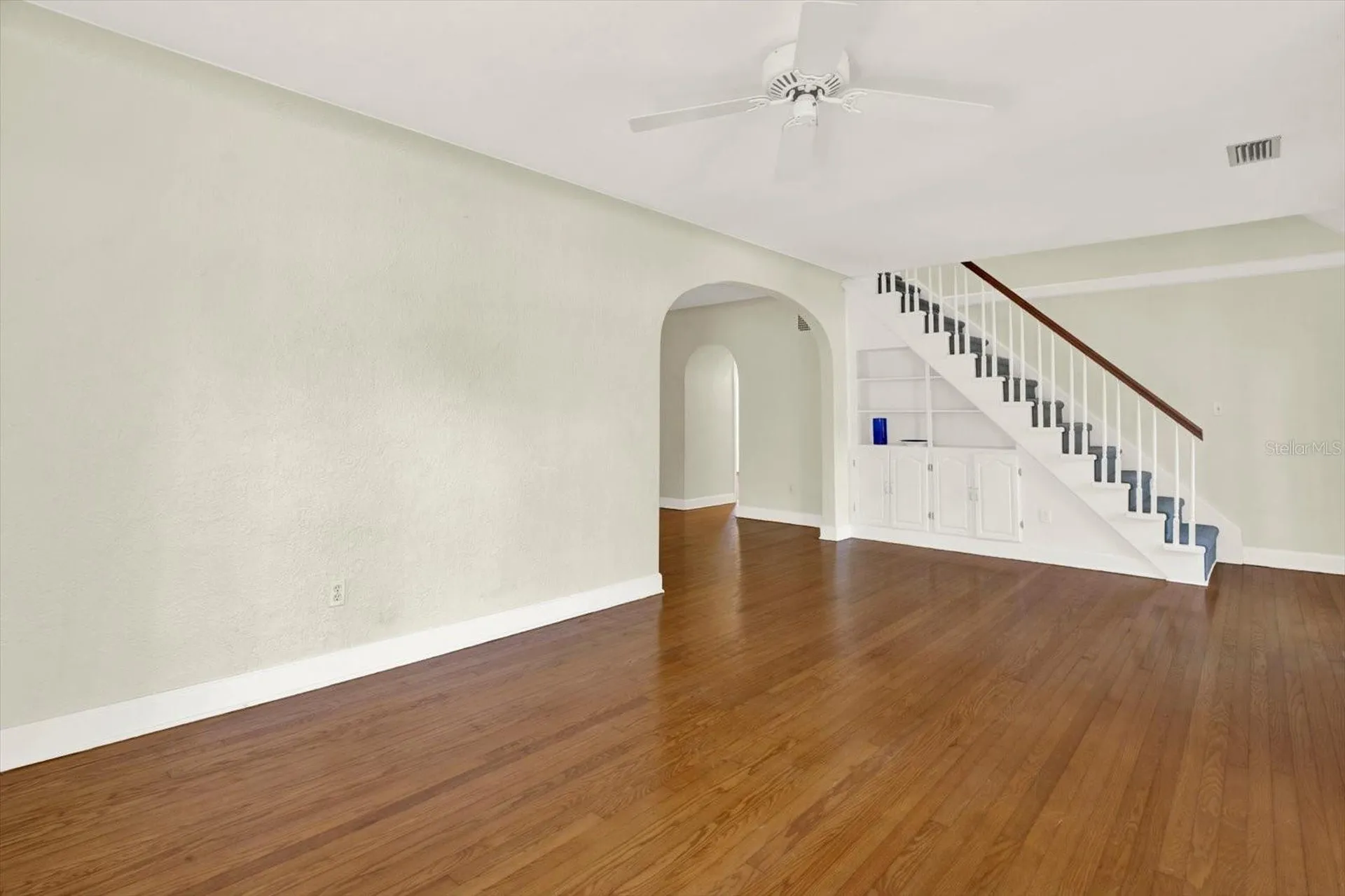156 21st Avenue NE St Petersburg FL 33704