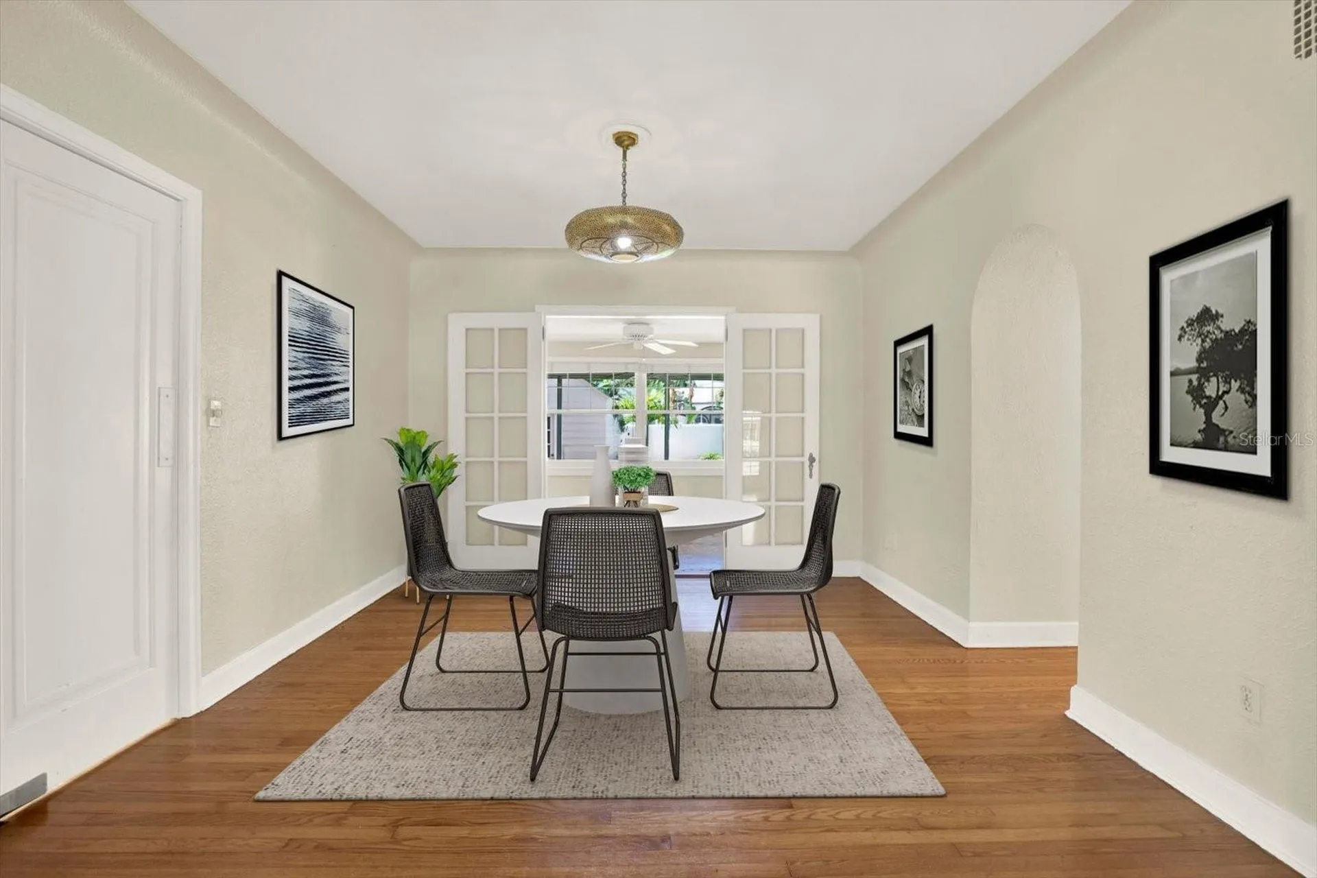 156 21st Avenue NE St Petersburg FL 33704