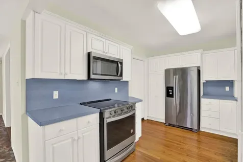 156 21st Avenue NE St Petersburg FL 33704