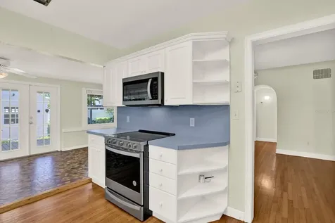 156 21st Avenue NE St Petersburg FL 33704