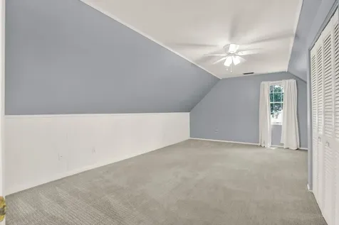 156 21st Avenue NE St Petersburg FL 33704