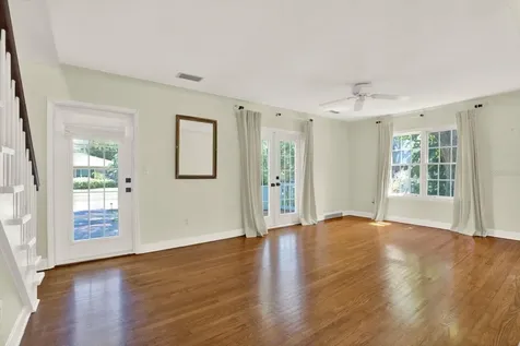 156 21st Avenue NE St Petersburg FL 33704