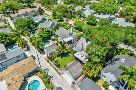156 21st Avenue NE St Petersburg FL 33704