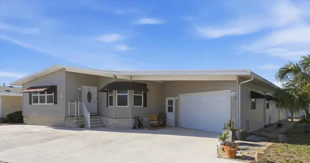 2108 Illinois Avenue Bradenton FL 34207