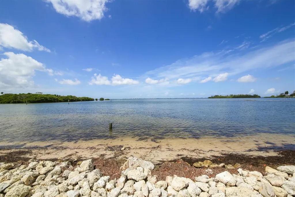 2108 Illinois Avenue Bradenton FL 34207