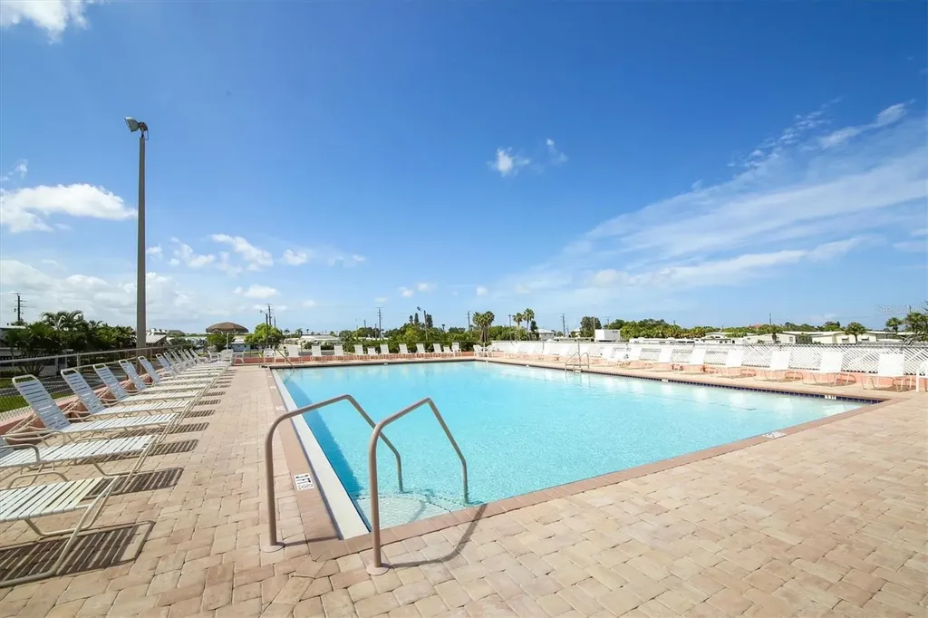 2108 Illinois Avenue Bradenton FL 34207