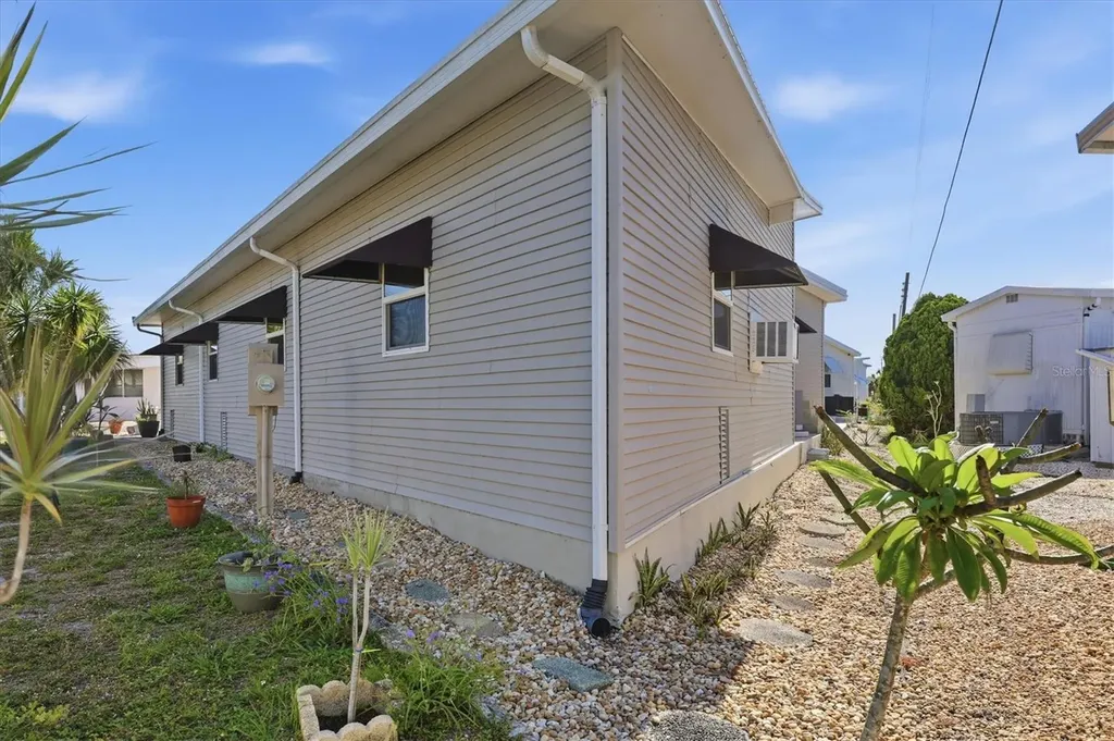 2108 Illinois Avenue Bradenton FL 34207