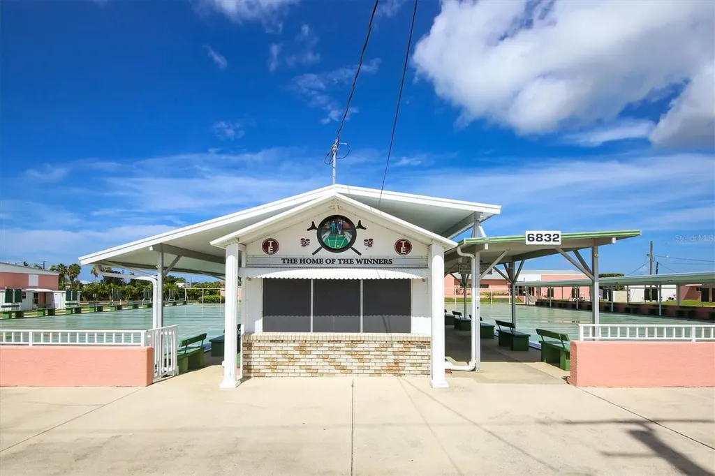 2108 Illinois Avenue Bradenton FL 34207