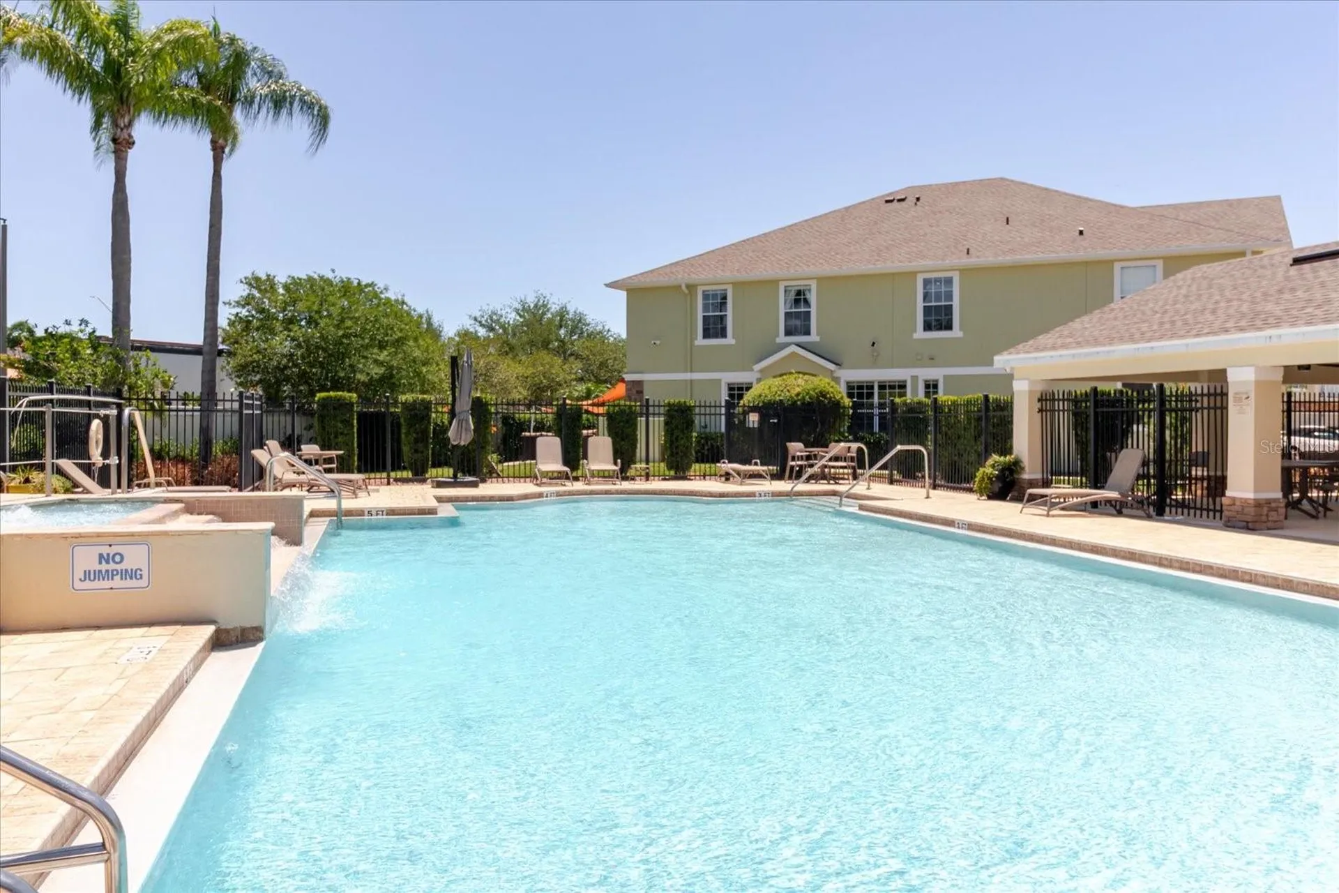 602 51st Avenue N St Petersburg FL 33703