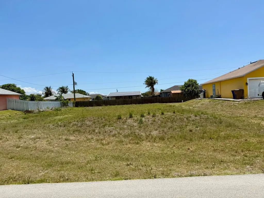 4517 7th Street W Lehigh Acres FL 33971