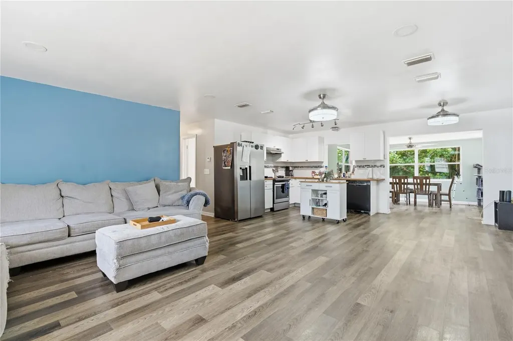 1609 Clearview Avenue Clearwater FL 33756