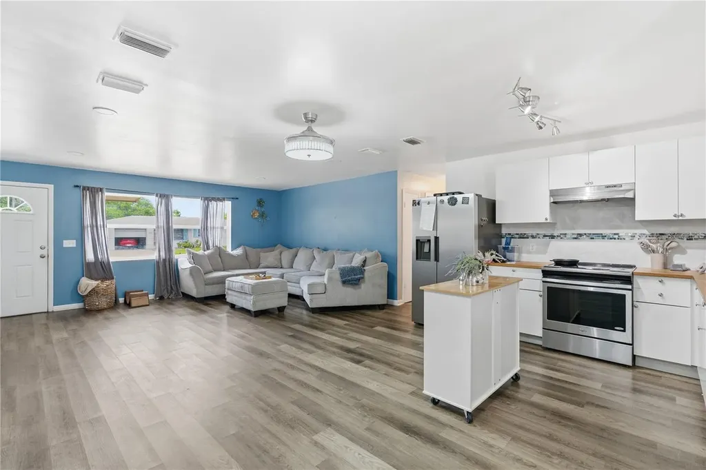 1609 Clearview Avenue Clearwater FL 33756