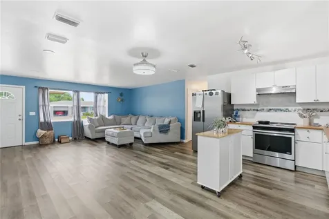 1609 Clearview Avenue Clearwater FL 33756