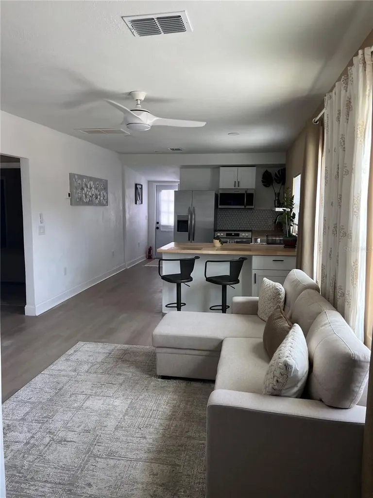3859 9th Avenue S St Petersburg FL 33711