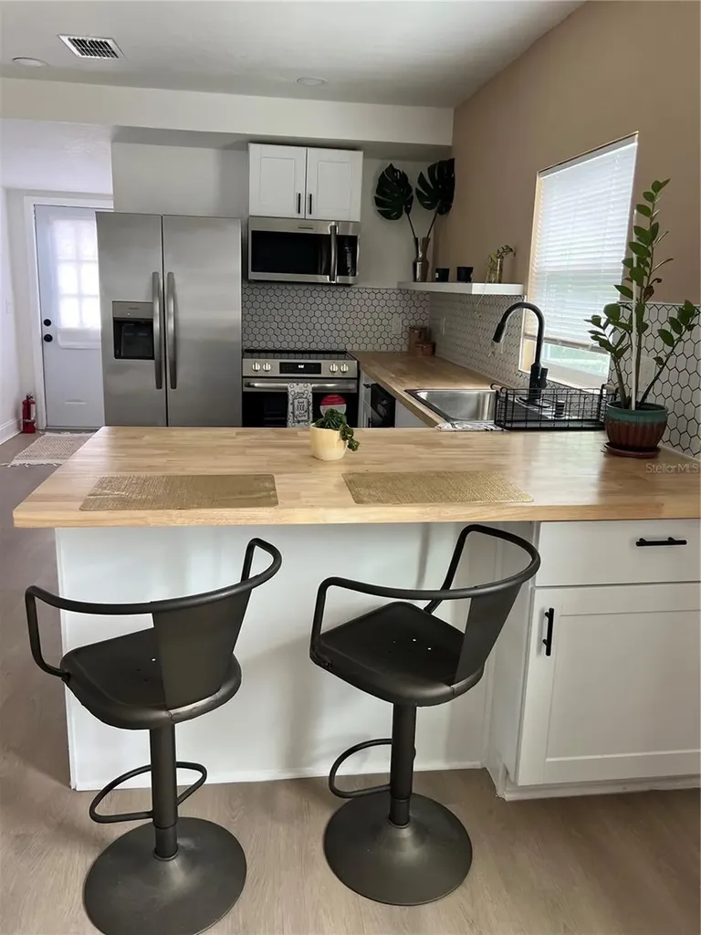 3859 9th Avenue S St Petersburg FL 33711