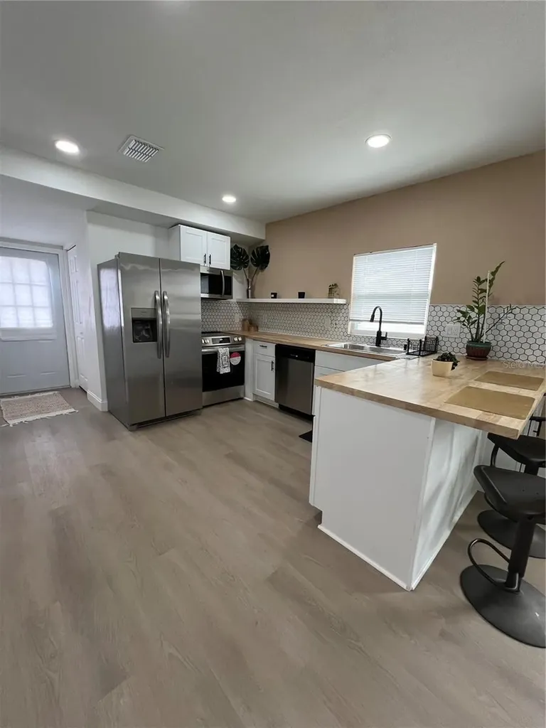 3859 9th Avenue S St Petersburg FL 33711