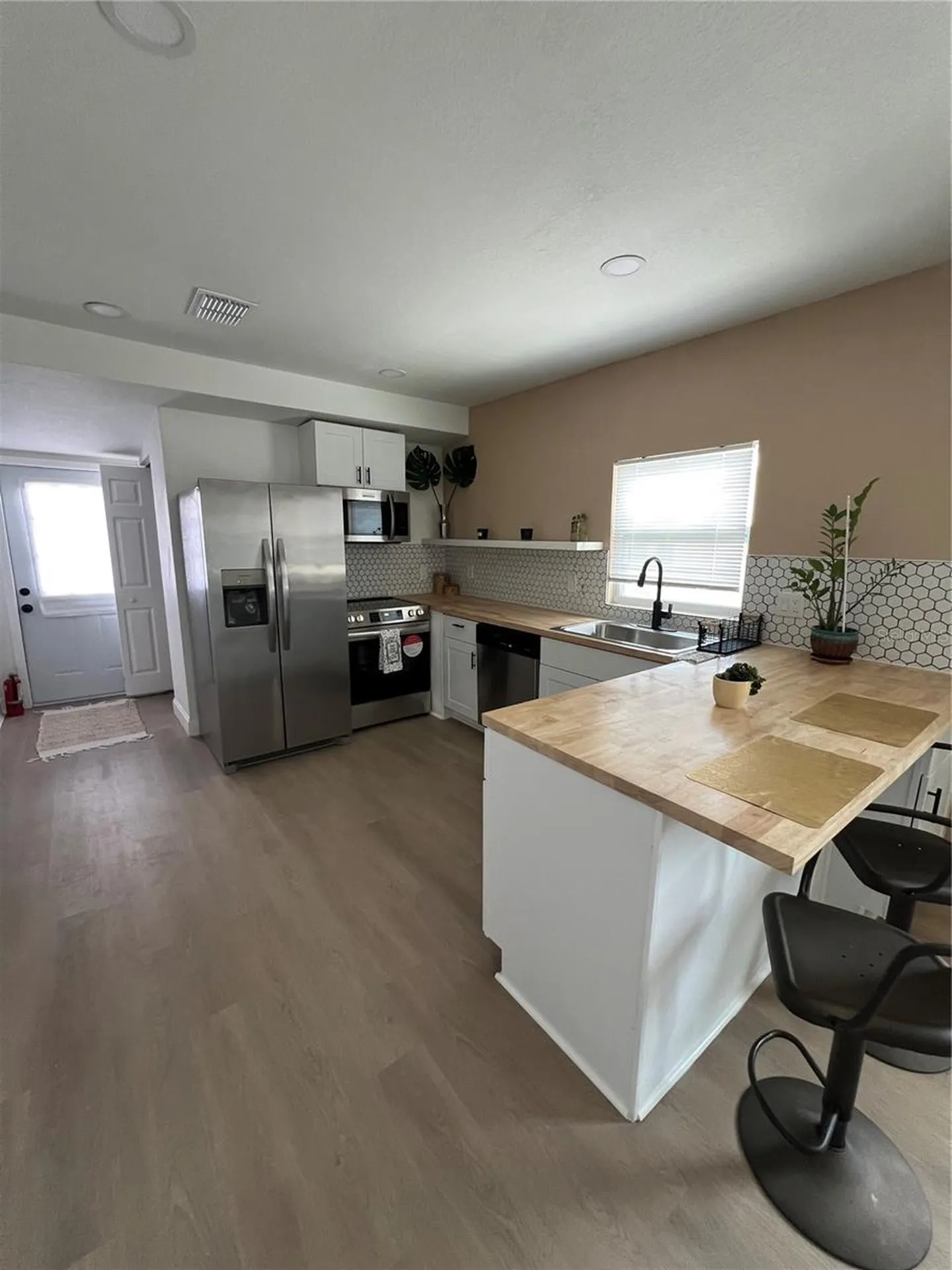 3859 9th Avenue S St Petersburg FL 33711