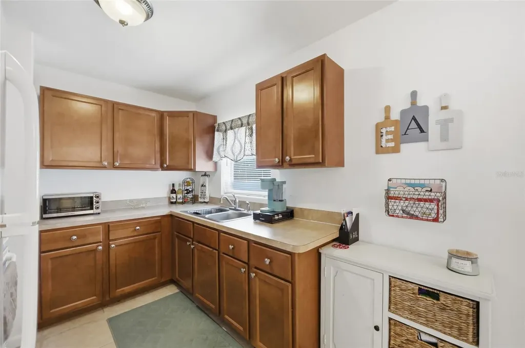 516 Land O Lakes Court Deland FL 32724