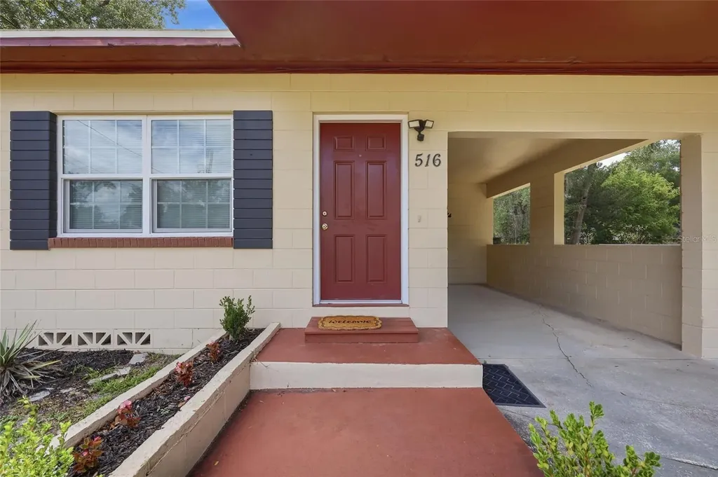 516 Land O Lakes Court Deland FL 32724