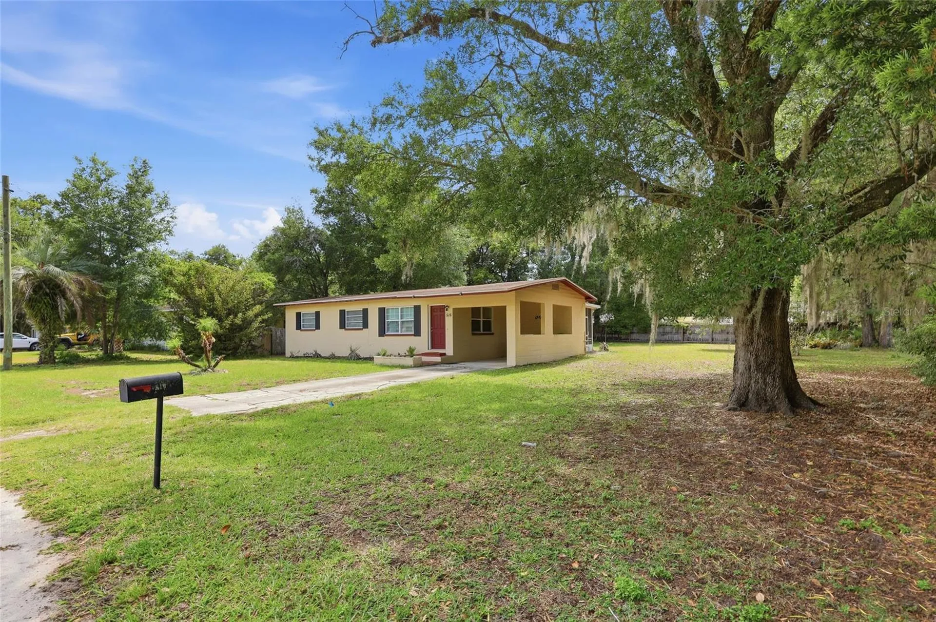 516 Land O Lakes Court Deland FL 32724